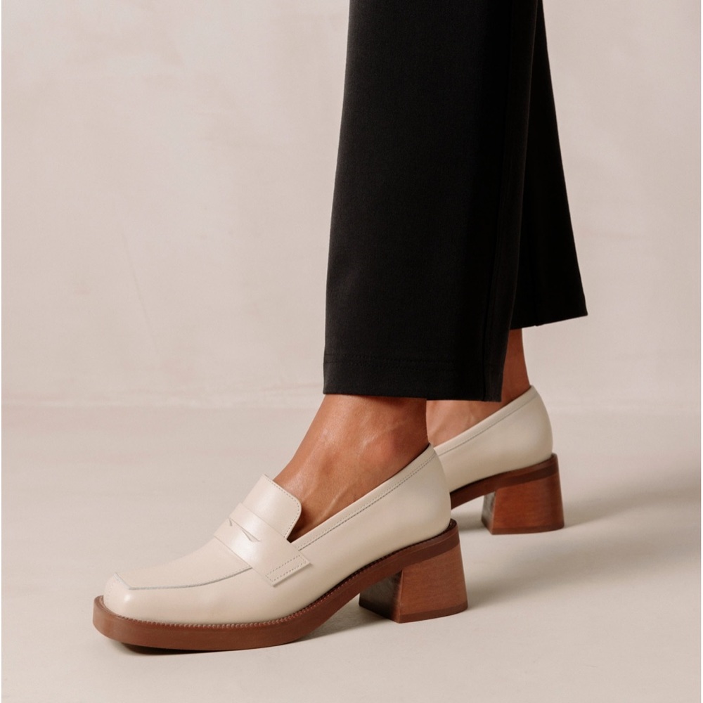 ALOHAS Roxanne Cream Leather Loafers - worn twice!